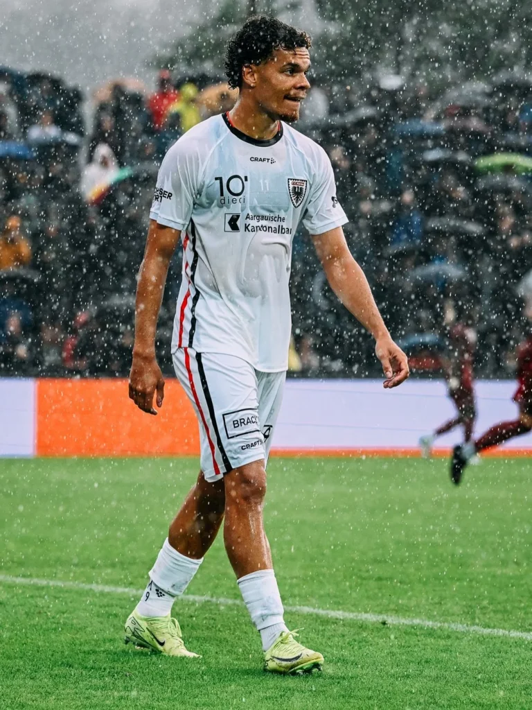 Celtic membuka negosiasi untuk striker Elias Filet di bursa transfer
