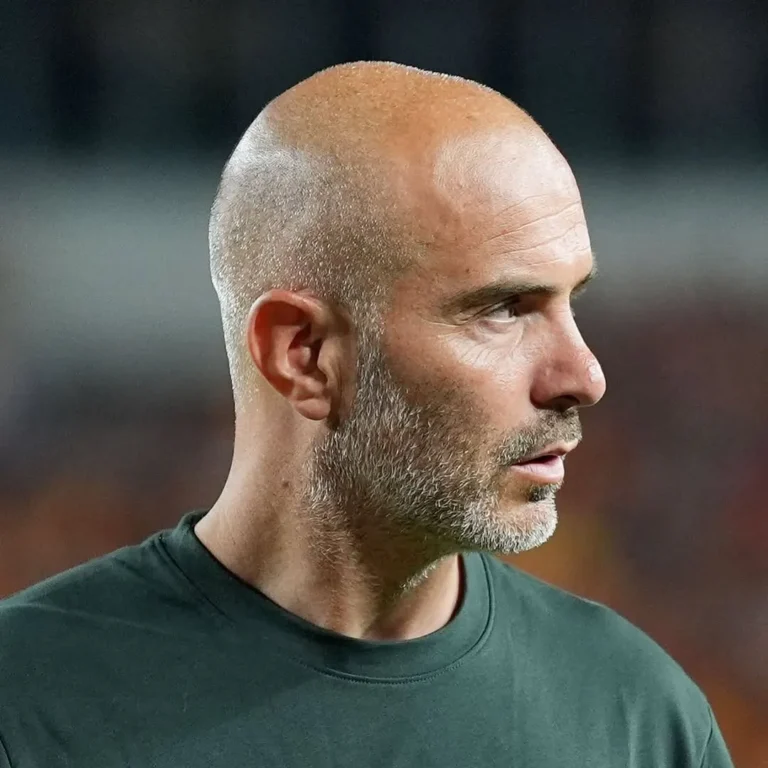 Enzo Maresca dikaitkan dengan negosiasi Chelsea dan Manchester City
