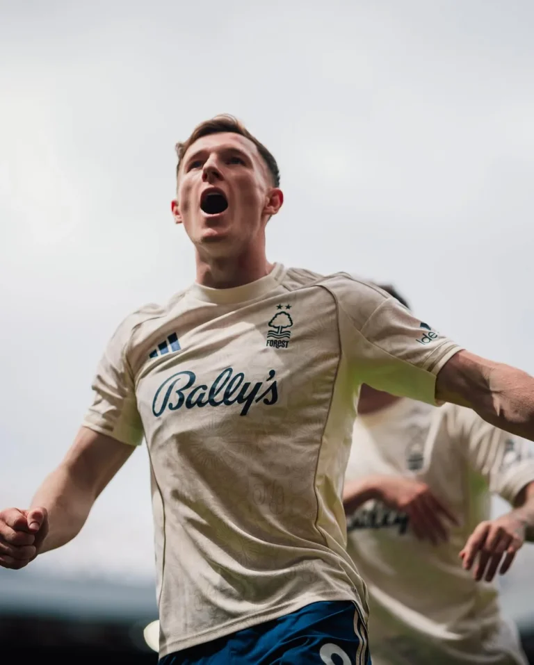 Elliot Anderson dalam sorotan transfer usai tawaran awal Manchester City ditolak Nottingham Forest